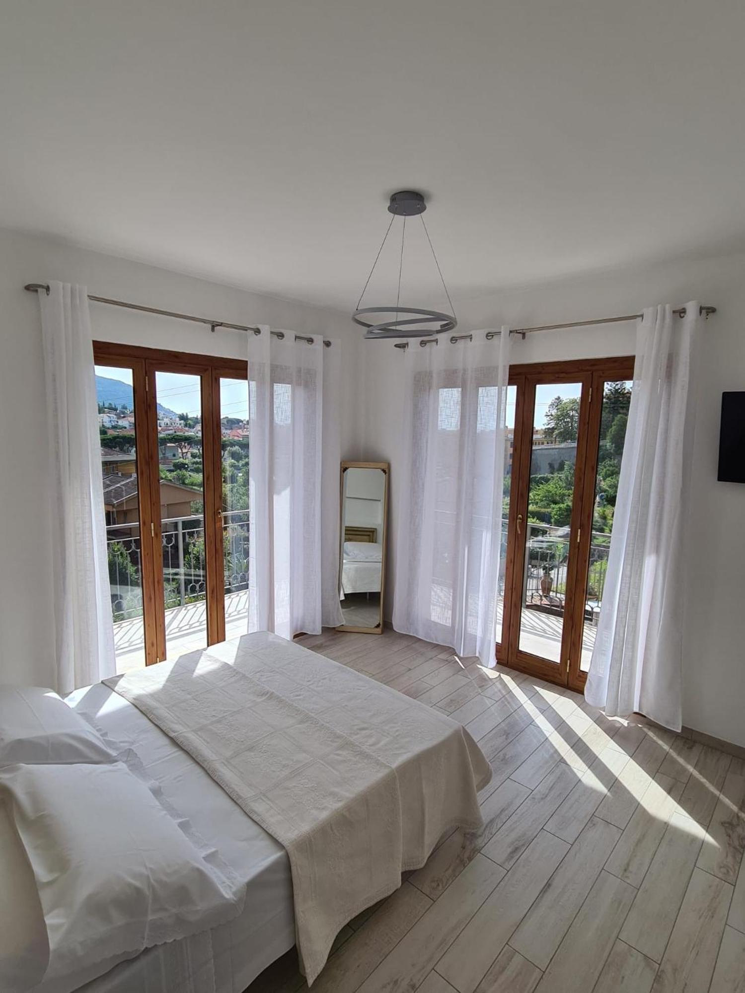 Villa Mafalda Pietra Ligure Buitenkant foto